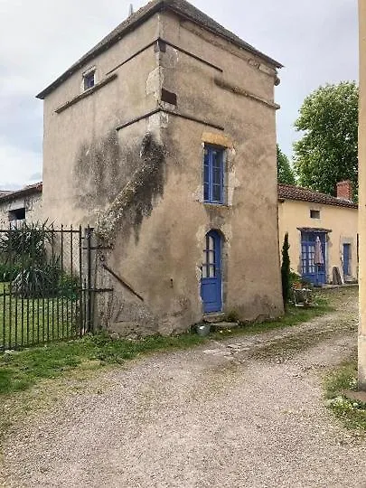 Casa Bella Bed and Breakfast Charroux-dʼAllier 0*,  Frankrijk